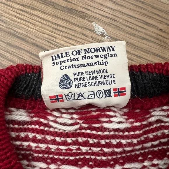 Dale of Norway, Norwegian Wool Cardigan - Picture 4 of 6